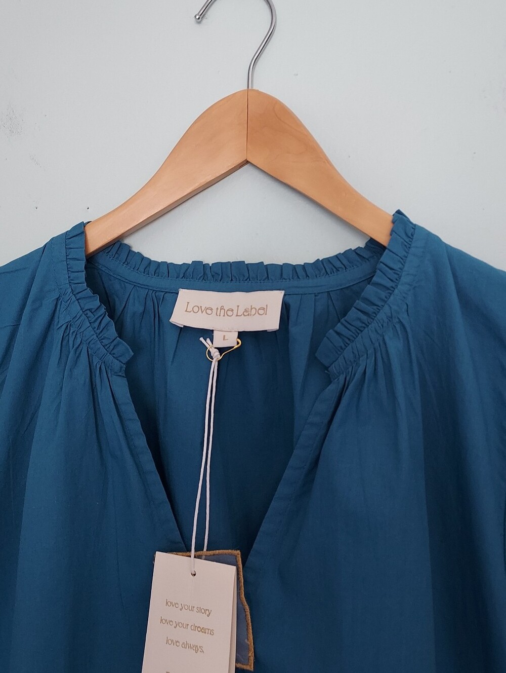 Love the Label Lia Blue Sapphire Short Puff Sleeve Blouse Size Large NEW NWT - Picture 6 of 12